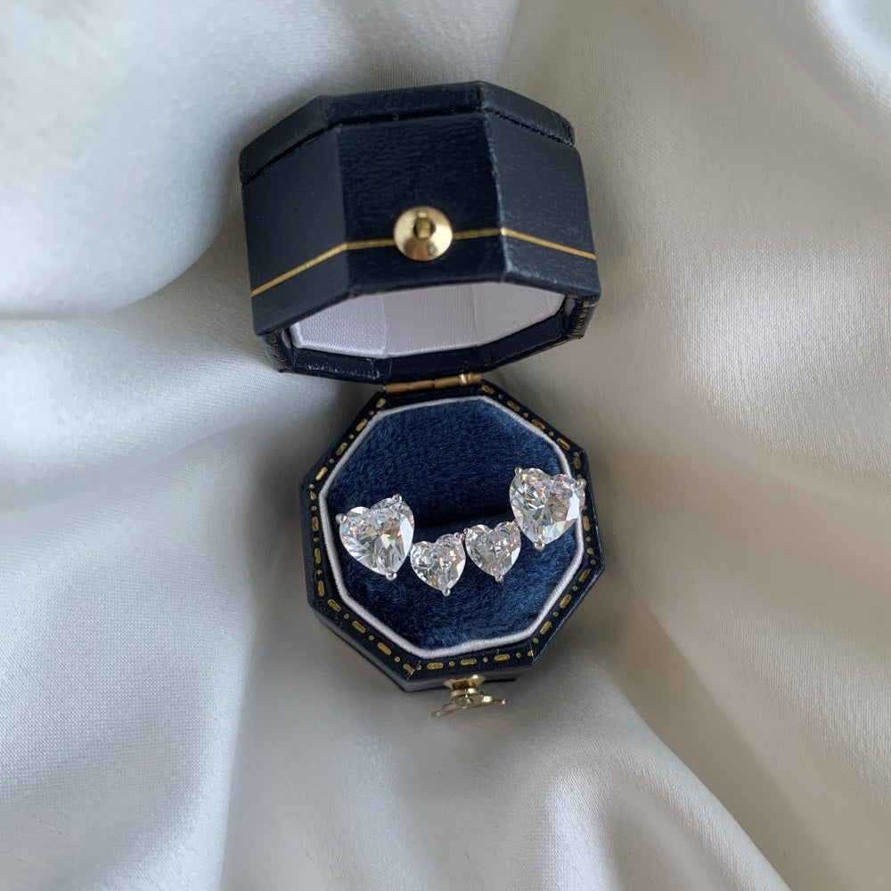 +AUMIA HEART STUDS